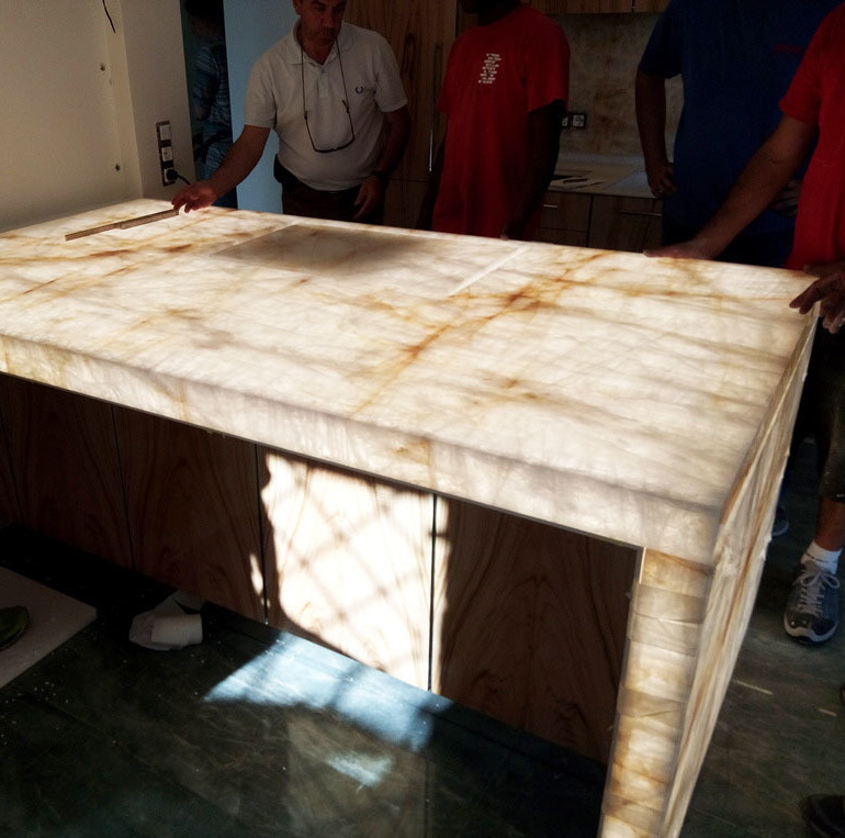 TC Marmi SRLS - Stone Decor Europe S.L- quarzite Crystallo backlight table